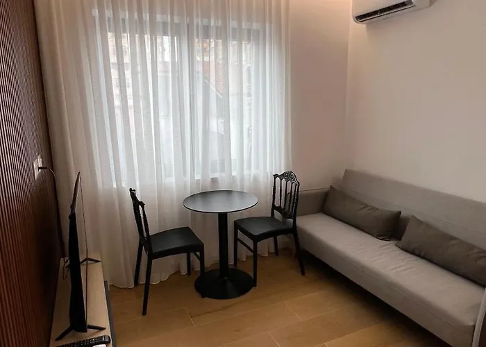 Tirana Central Apartments Τίρανα