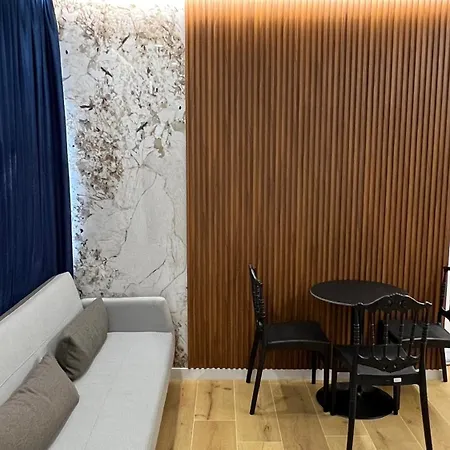 Tirana Central Apartments דירה טיראנה